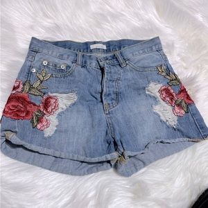 Jella C high waist embroidered jean shorts size S